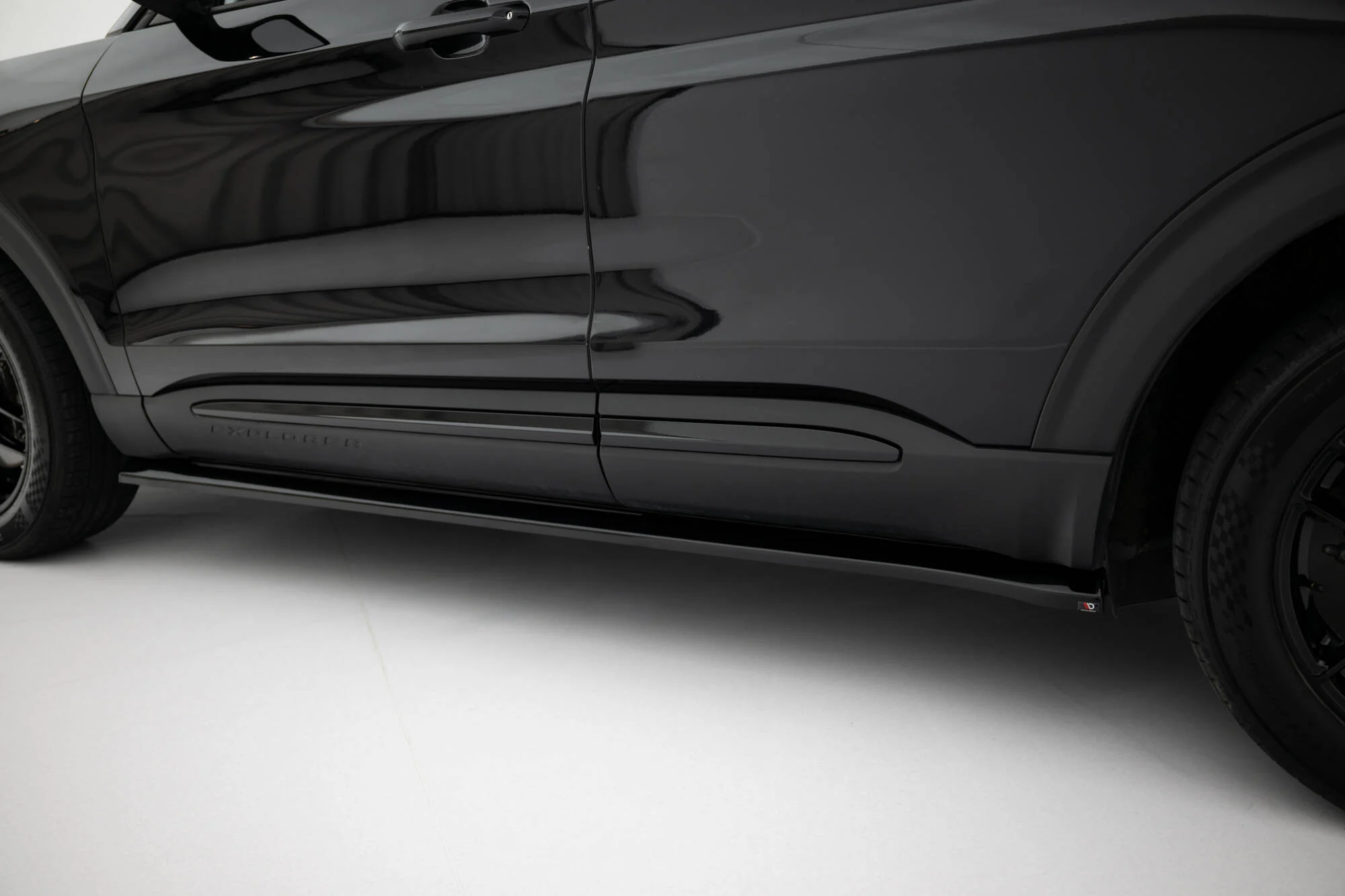 Side Skirts Diffusers Ford Explorer XLT Mk6 - Image 3