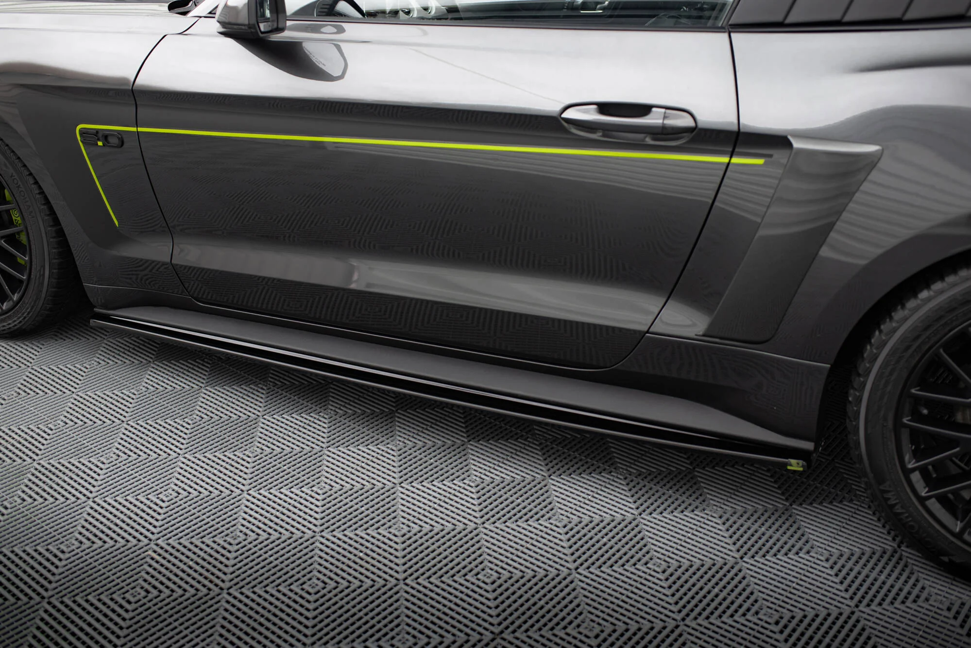 SIDE SKIRTS DIFFUSERS FORD MUSTANG MK6 GT - Image 3