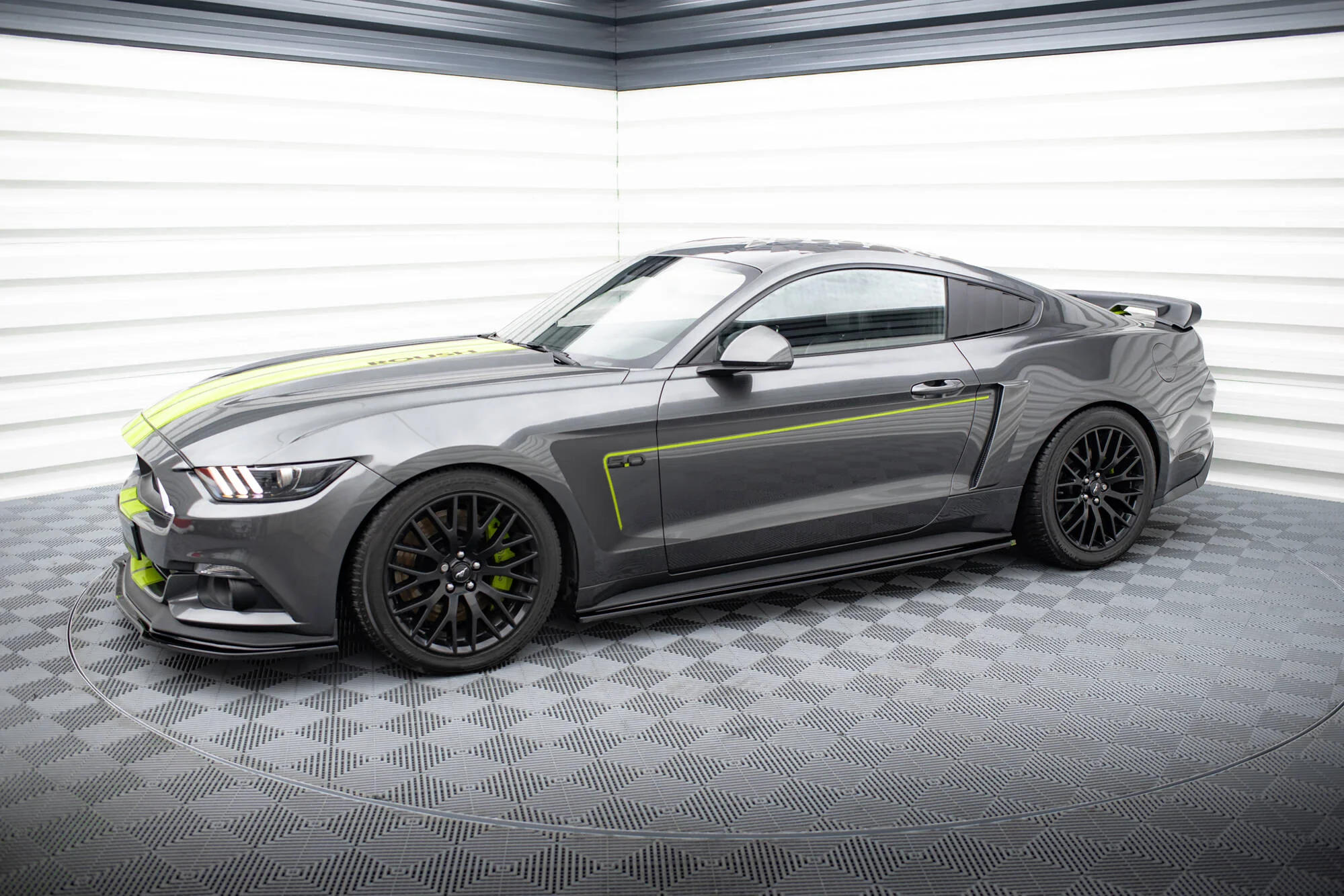 SIDE SKIRTS DIFFUSERS FORD MUSTANG MK6 GT - Image 4