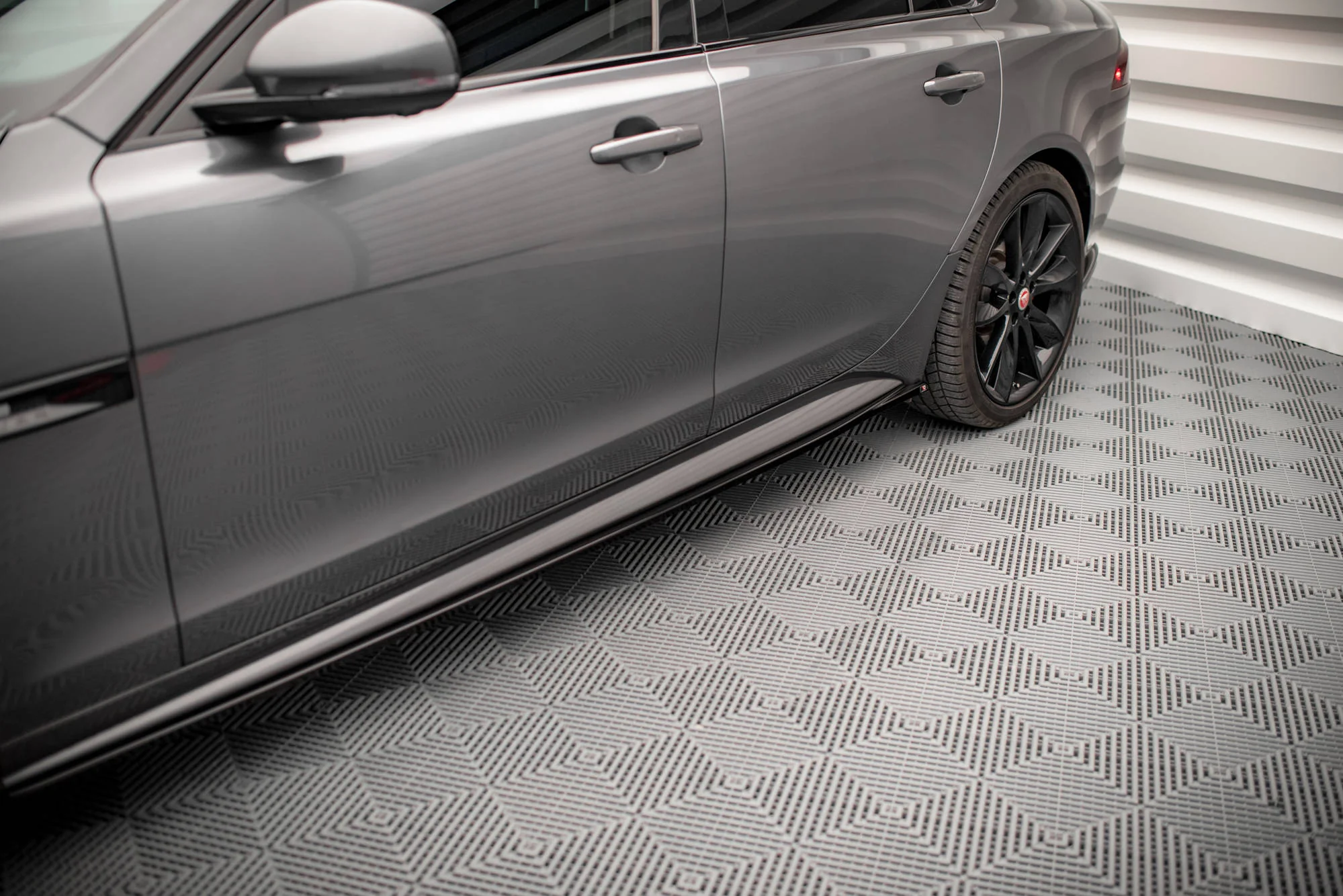 SIDE SKIRTS DIFFUSERS JAGUAR XF R-SPORT MK2 - Image 3