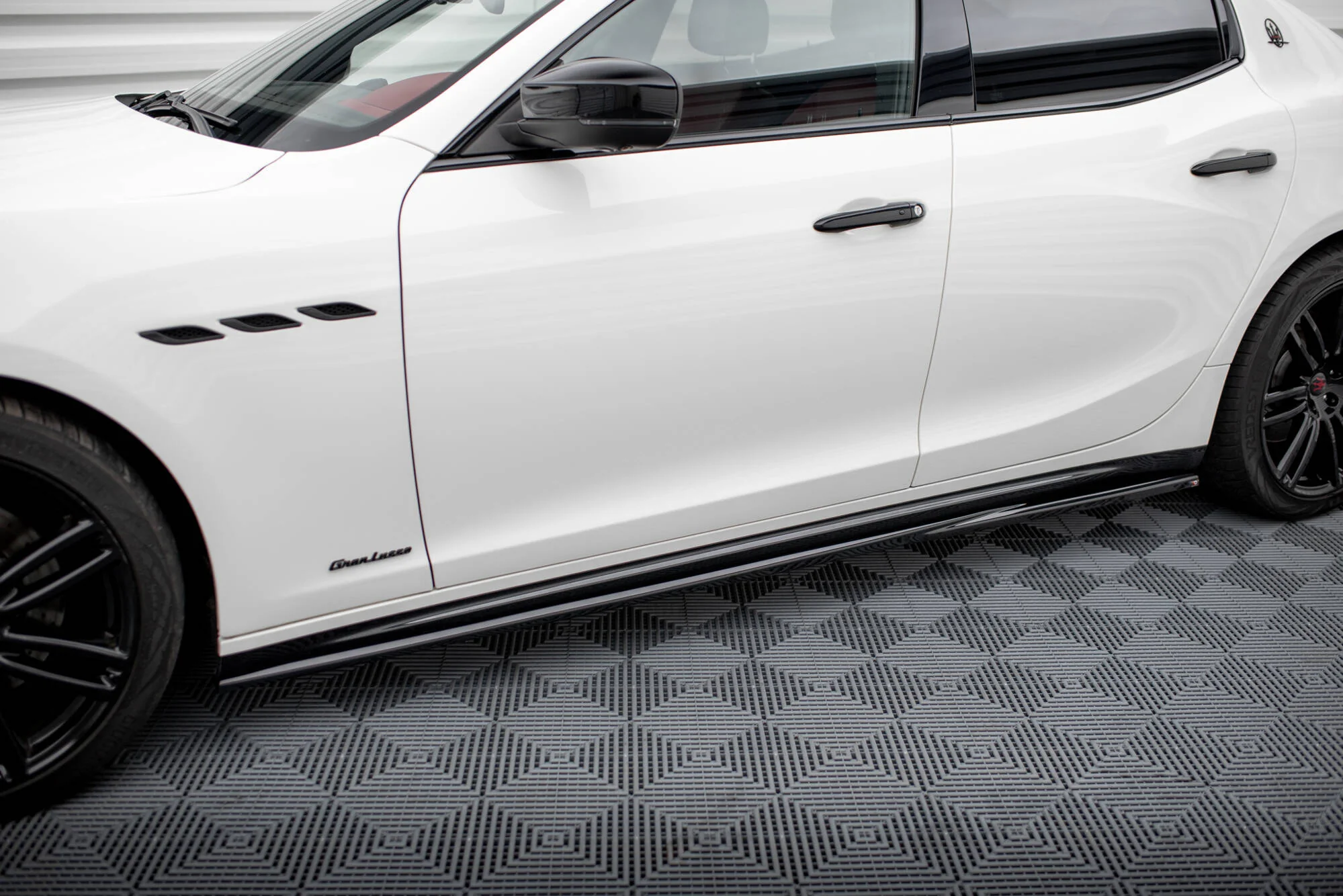 Side Skirts Diffusers Maserati Ghibli Mk3 Facelift - Image 3