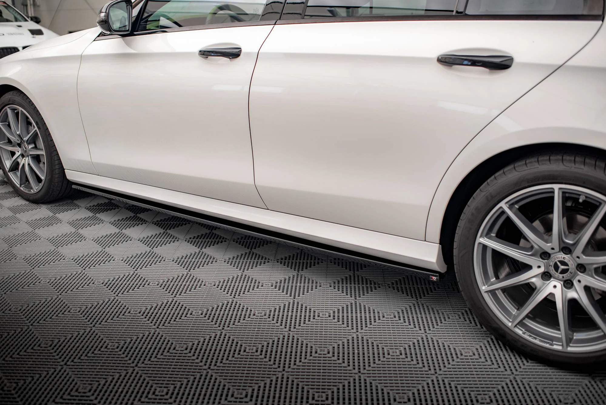 SIDE SKIRTS DIFFUSERS MERCEDES-BENZ E AMG-LINE W213 FACELIFT - Image 3