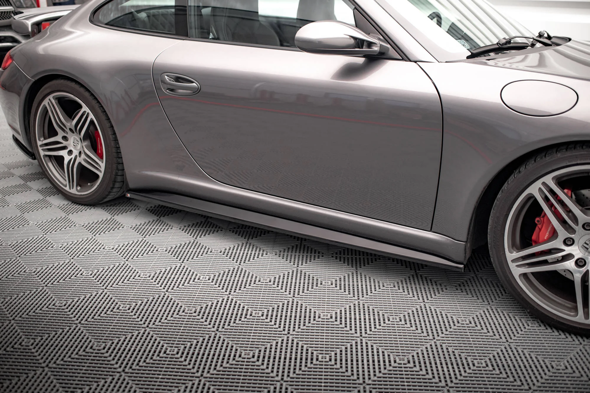 Side Skirts Diffusers Porsche 911 Carrera / Carrera GTS 997 Facelift - Image 3