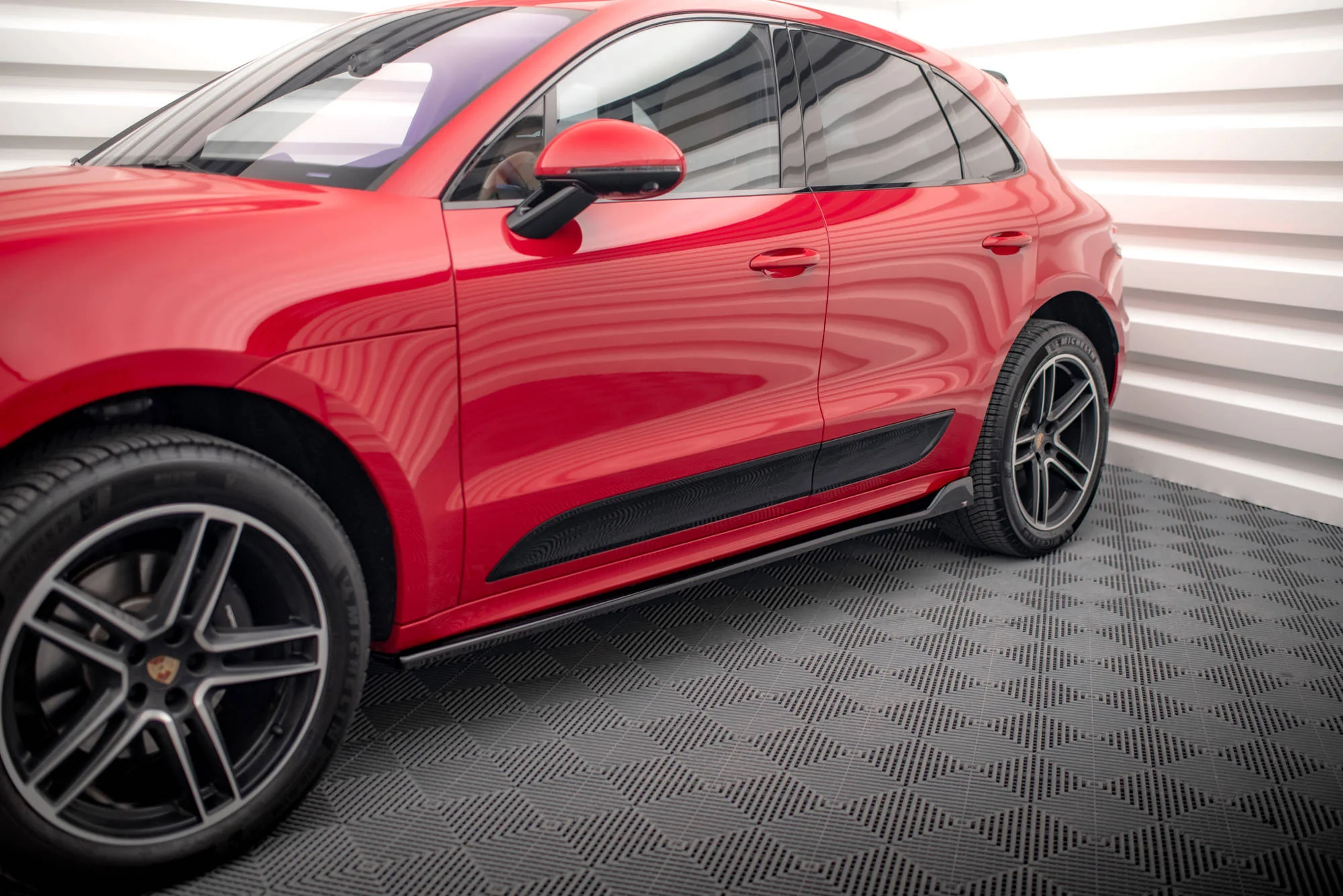 Side Skirts Diffusers Porsche Macan GTS / Sport Design Mk1 Facelift - Image 3