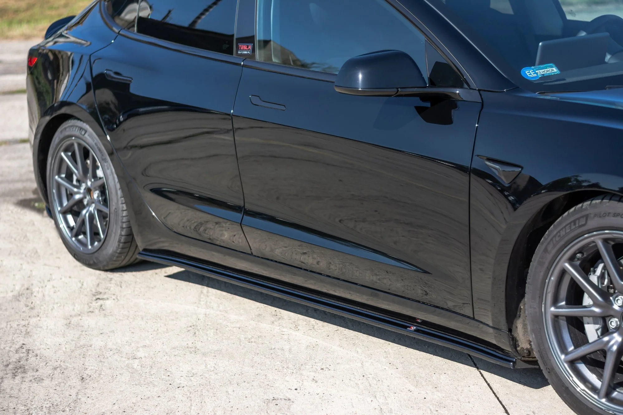 SIDE SKIRTS DIFFUSERS TESLA MODEL 3 - Image 2