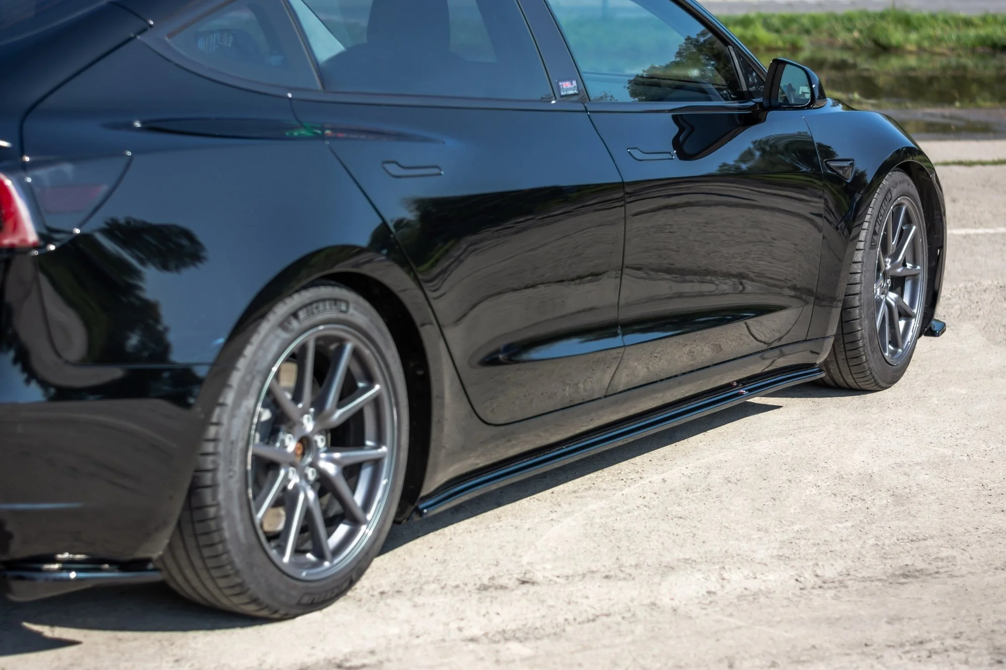 SIDE SKIRTS DIFFUSERS TESLA MODEL 3 - Image 3