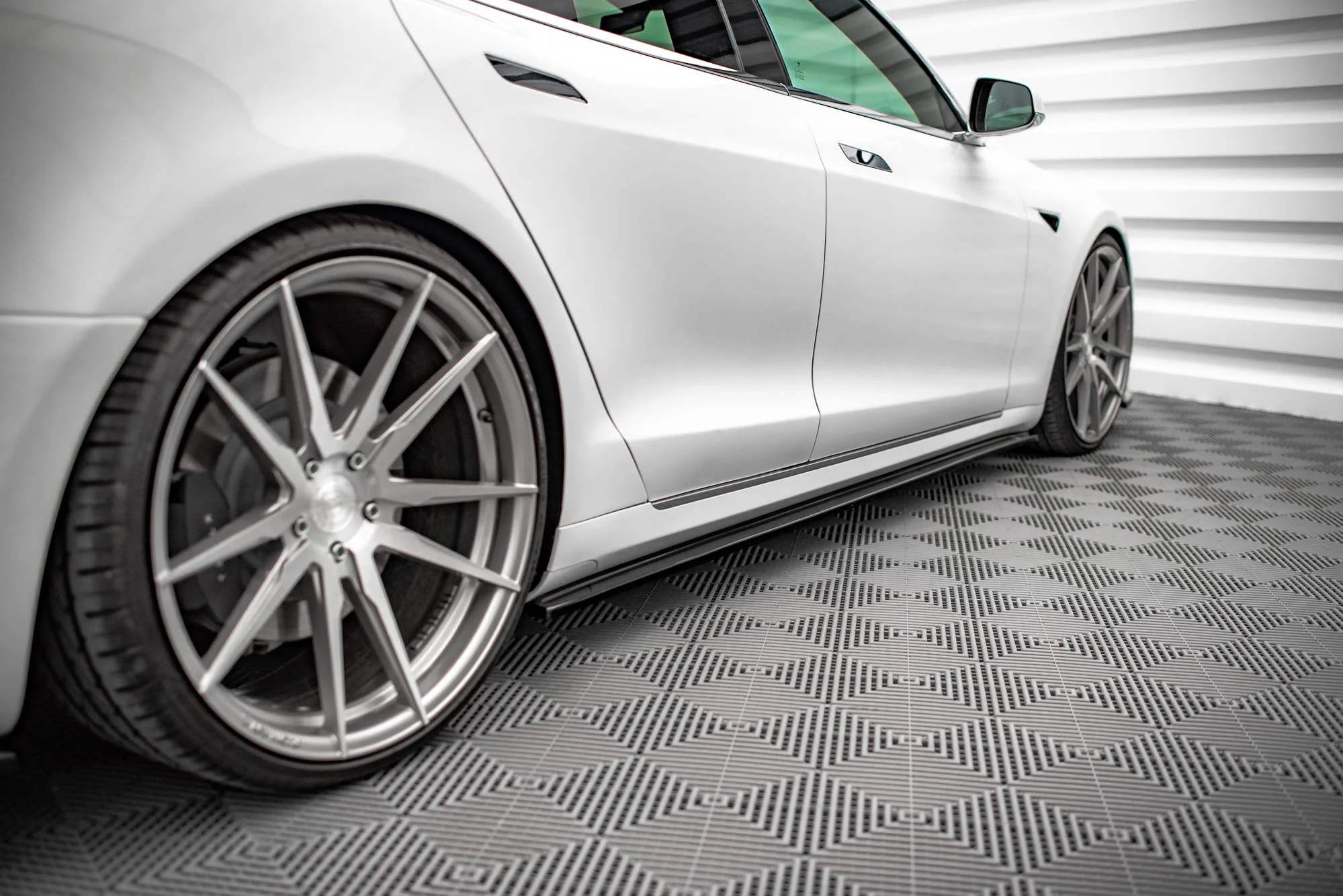 SIDE SKIRTS DIFFUSERS TESLA MODEL S FACELIFT - Image 2
