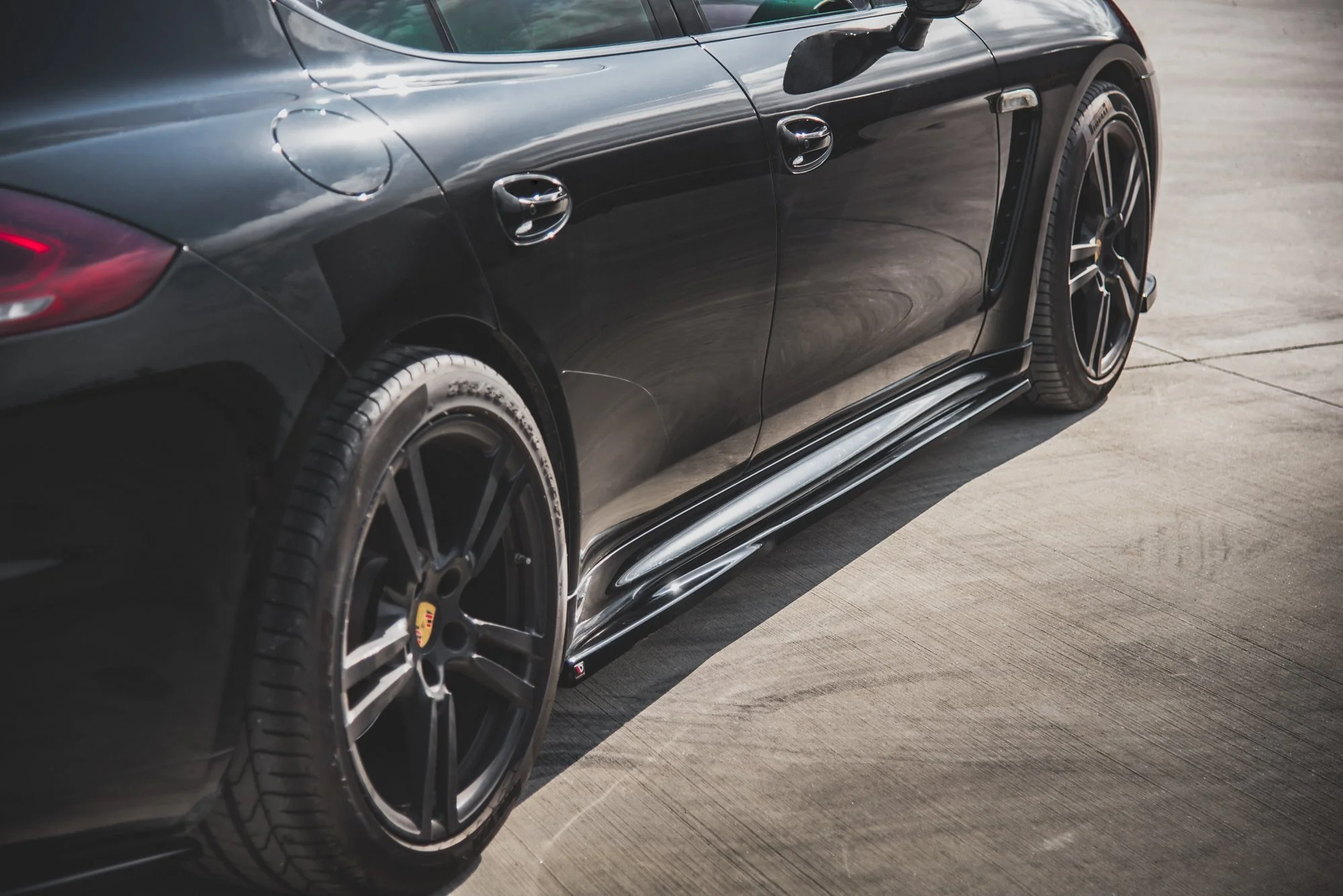 SIDE SKIRTS DIFFUSERS V.1 PORSCHE PANAMERA TURBO 970 FACELIFT - Image 3