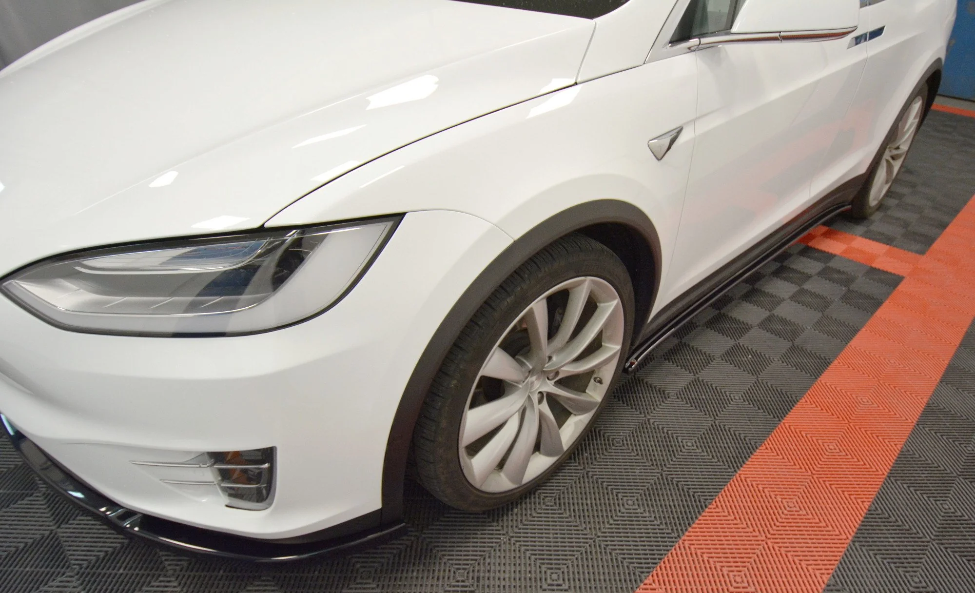 SIDE SKIRTS DIFFUSERS V.1 TESLA MODEL X - Image 2