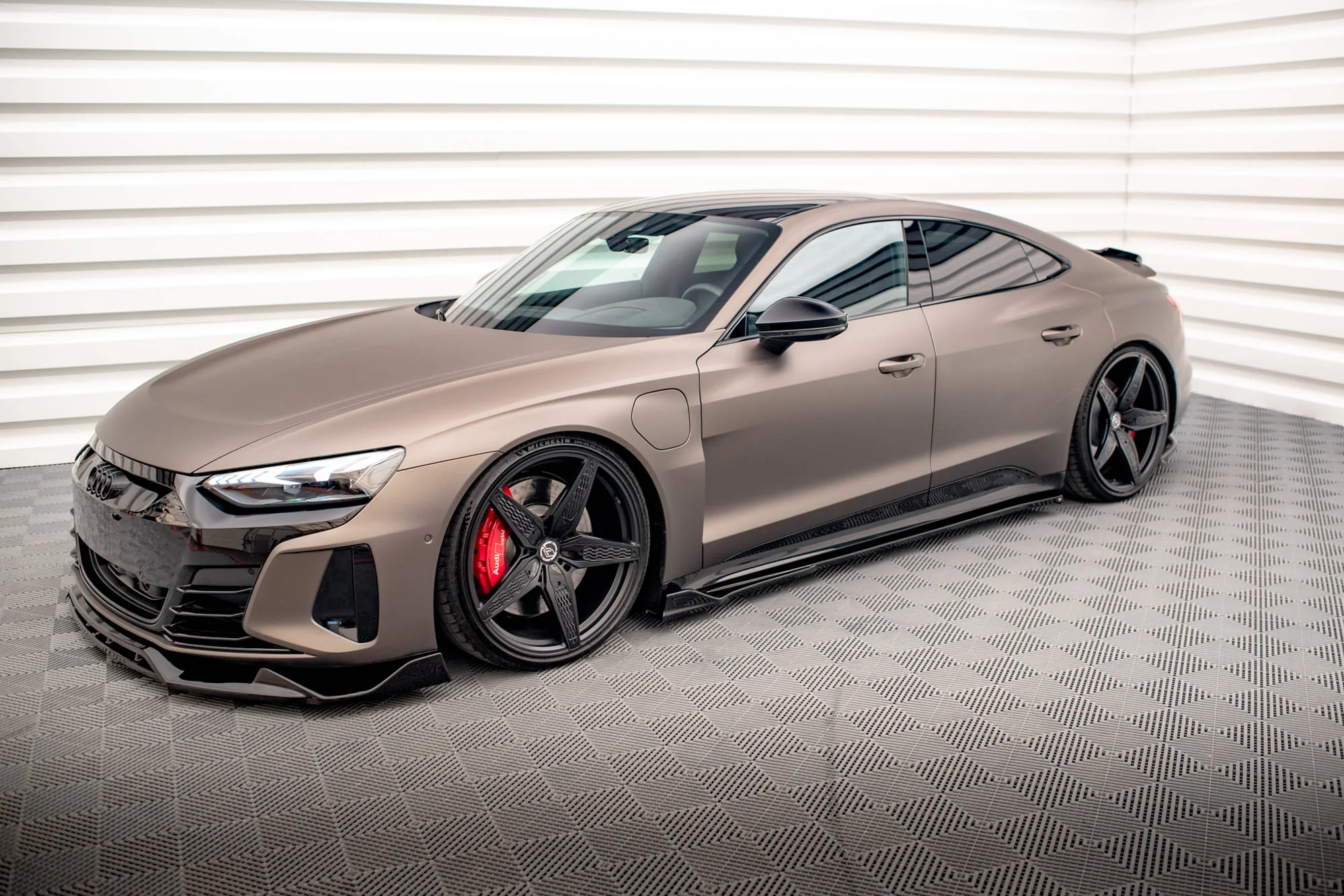 SIDE SKIRTS DIFFUSERS V.2 AUDI E-TRON GT / RS GT MK1 - Image 3
