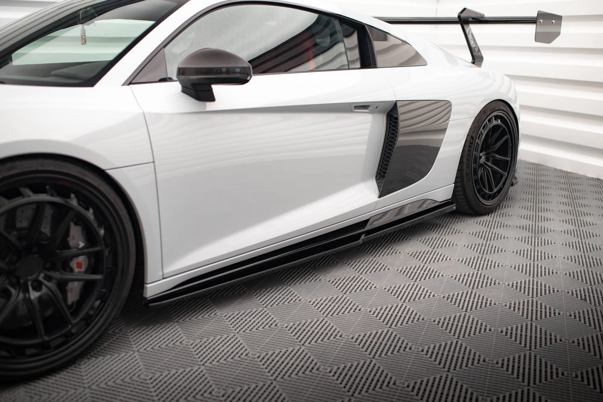 SIDE SKIRTS DIFFUSERS V.2 AUDI R8 MK2 FACELIFT - Image 4