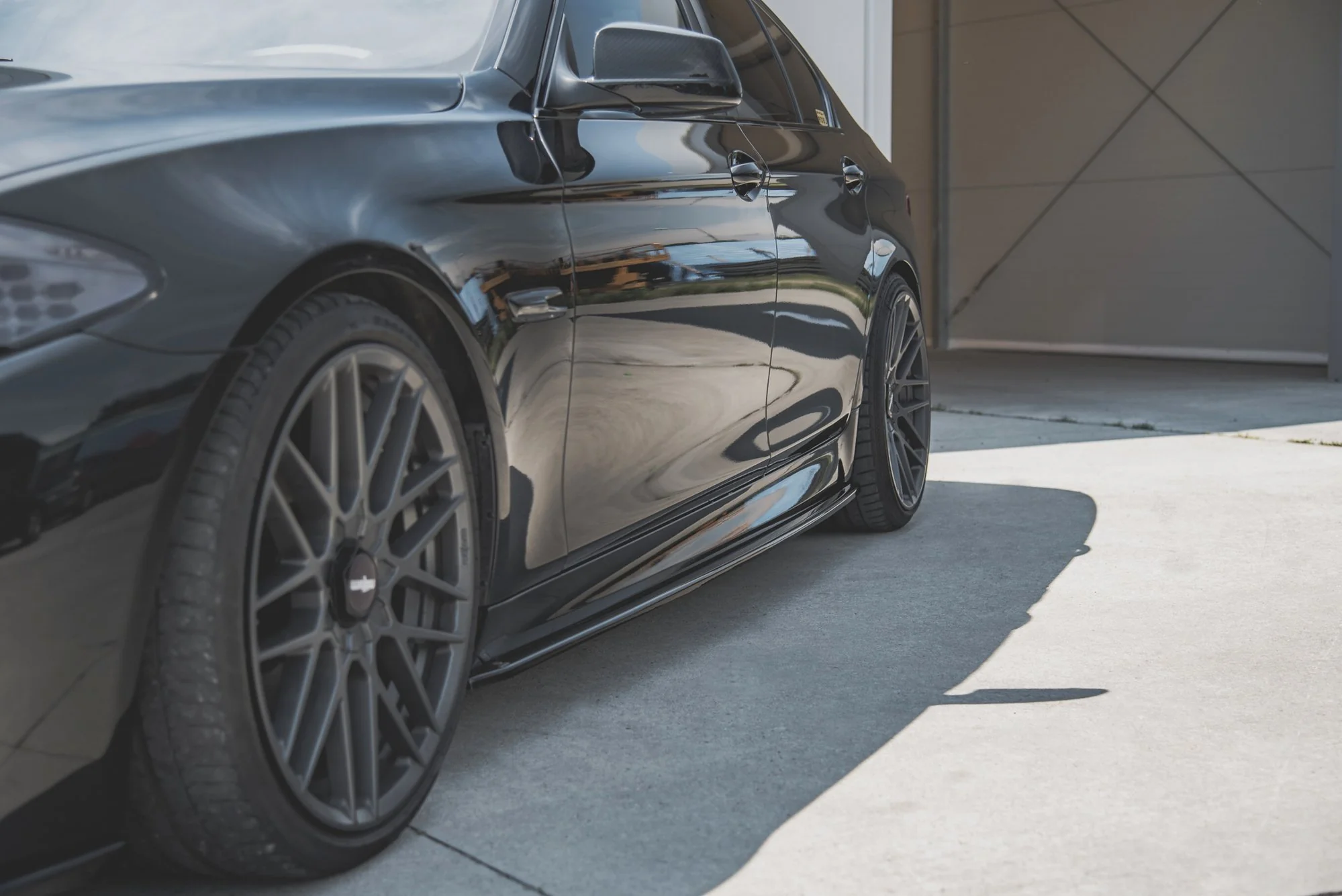 SIDE SKIRTS DIFFUSERS V.2 BMW 5 F10/F11 M-PACK - Image 3