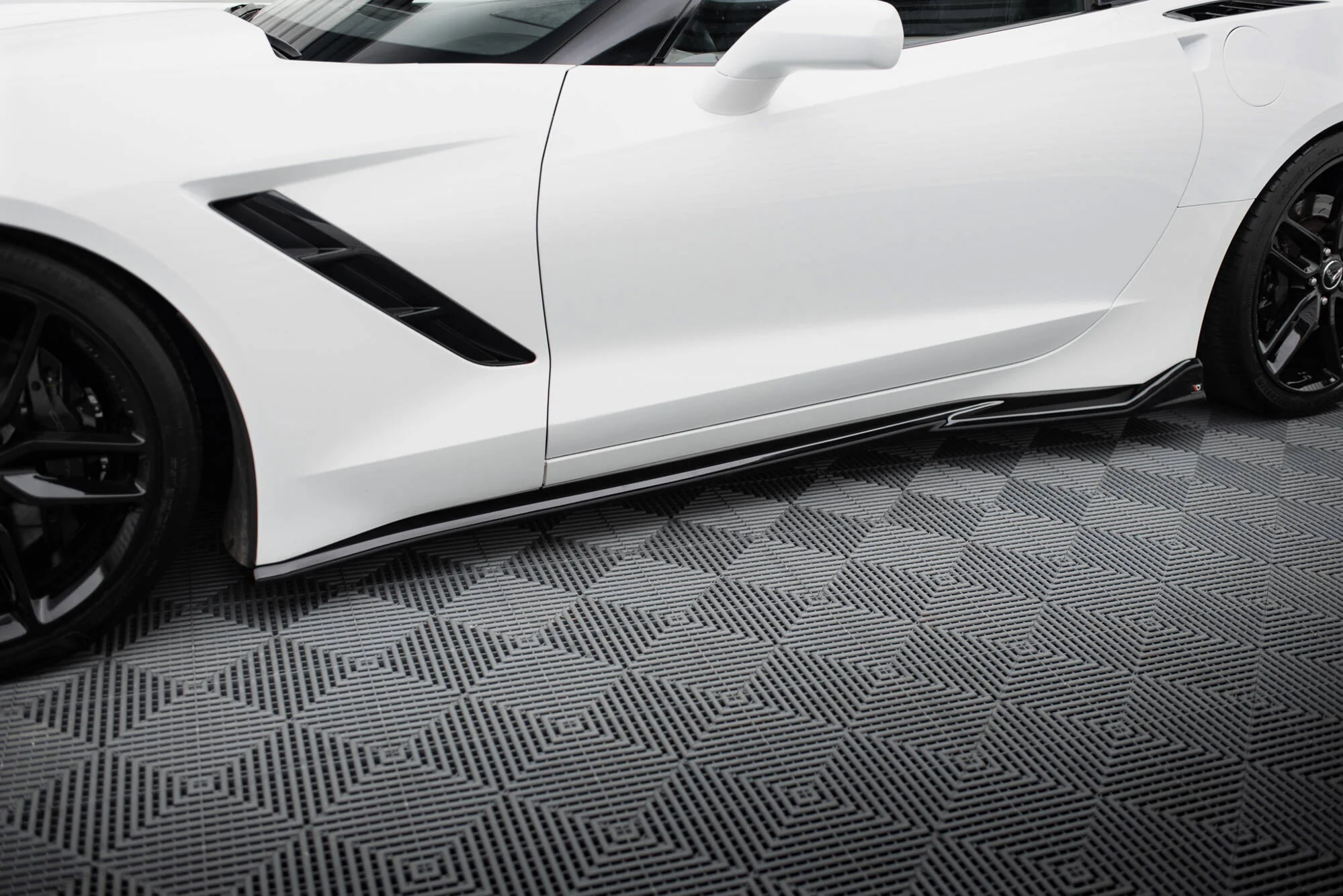 SIDE SKIRTS DIFFUSERS V.2 CHEVROLET CORVETTE C7 - Image 3