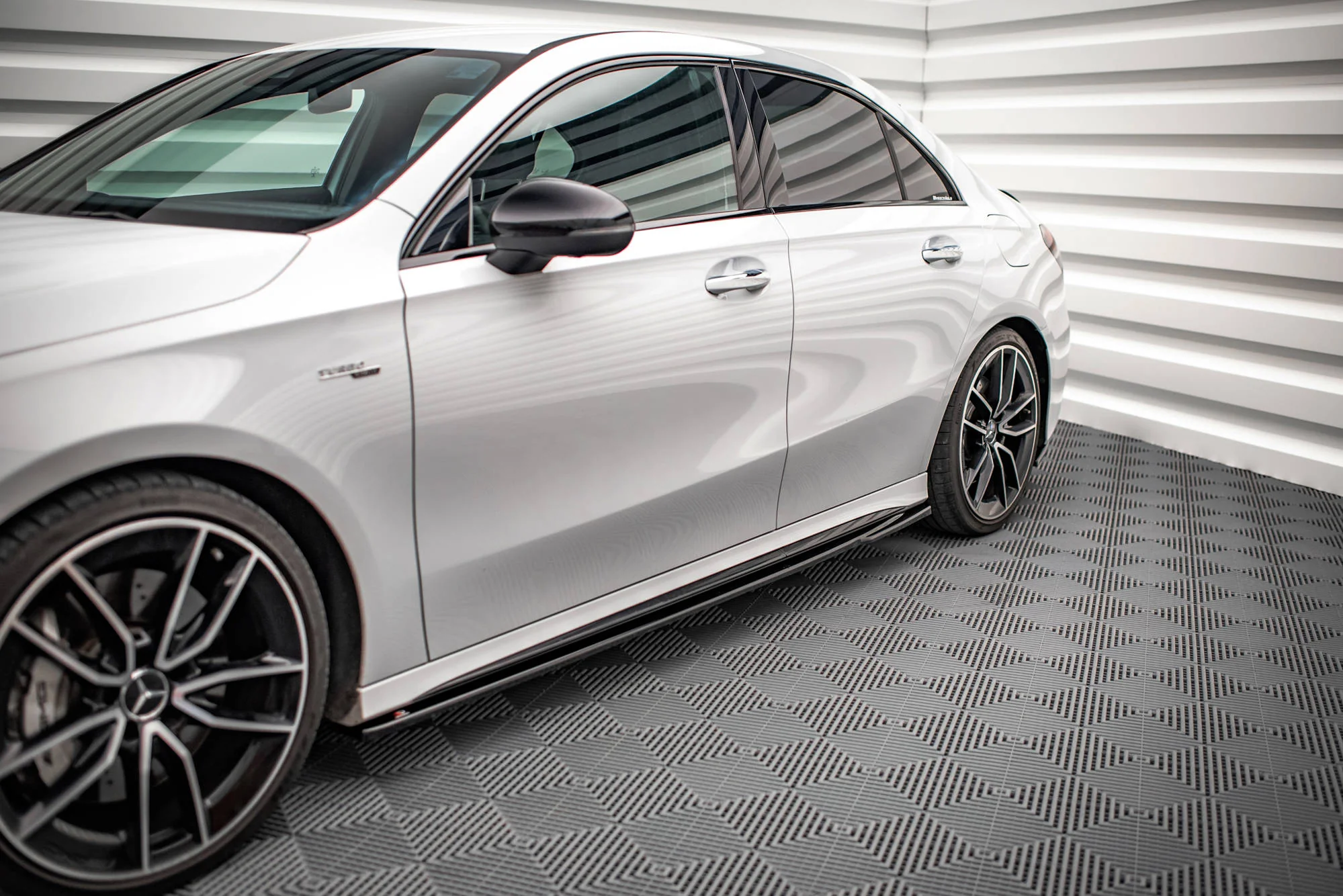 SIDE SKIRTS DIFFUSERS V.2 MERCEDES A35 AMG / AMG-LINE W177 - Image 3