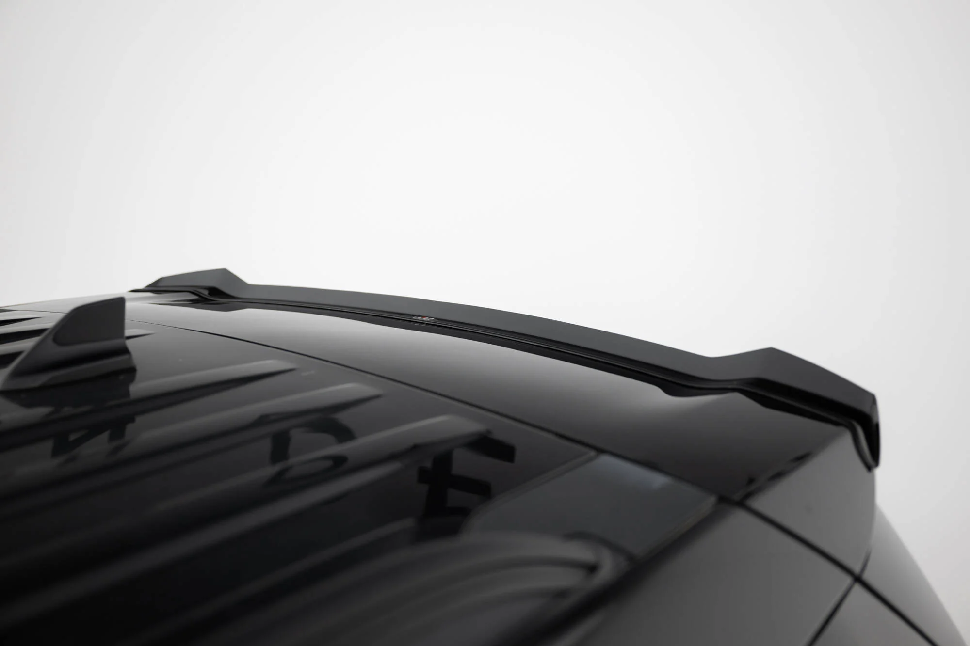Spoiler Cap Ford Explorer XLT Mk6 - Image 3
