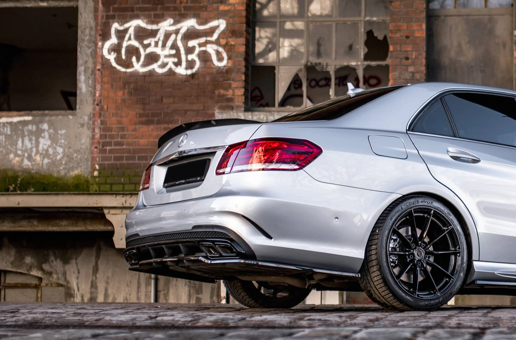 SPOILER CAP MERCEDES-BENZ E63 AMG SEDAN W212 FACELIFT - Image 4