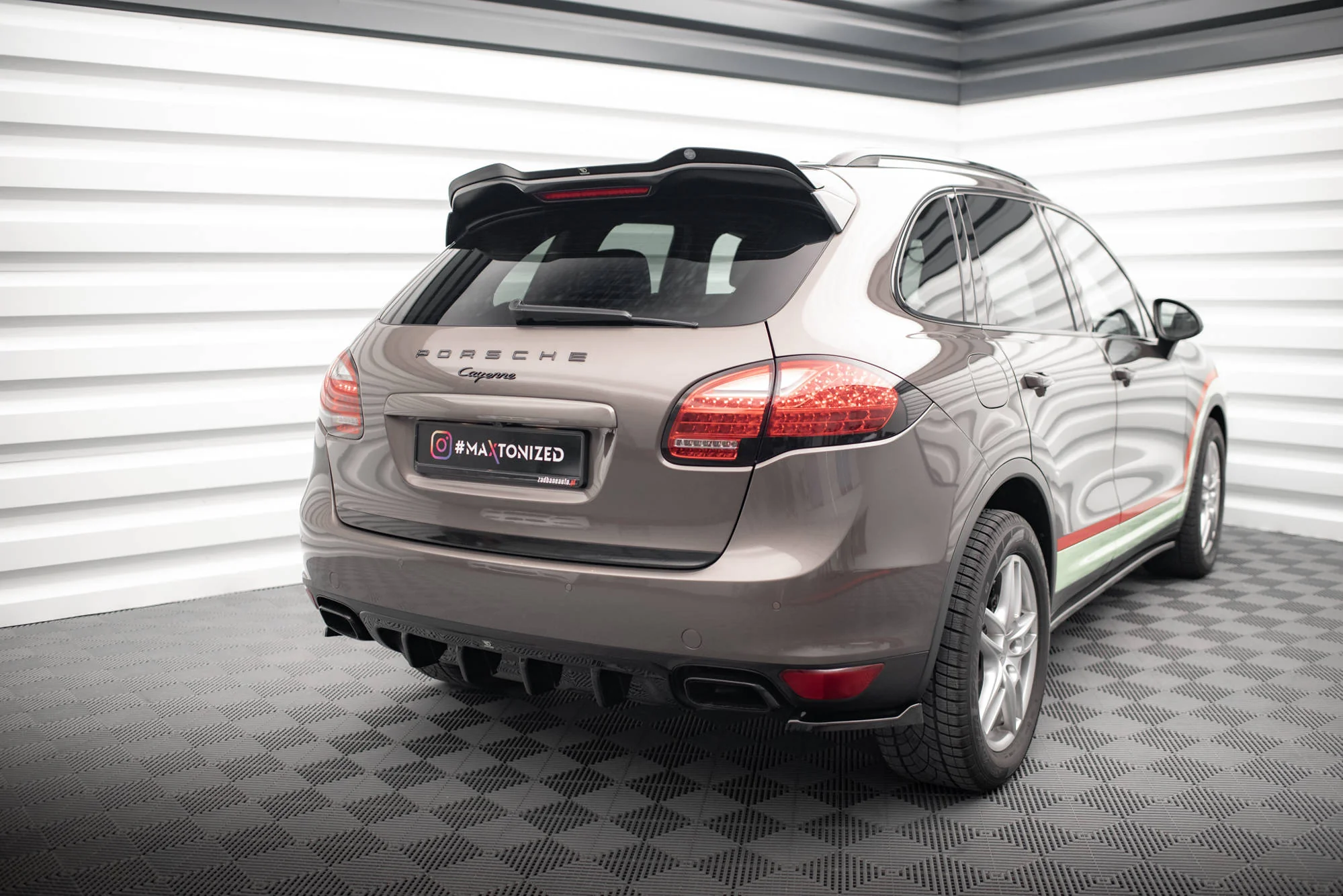 SPOILER CAP PORSCHE PORSCHE CAYENNE MK2 - Image 3