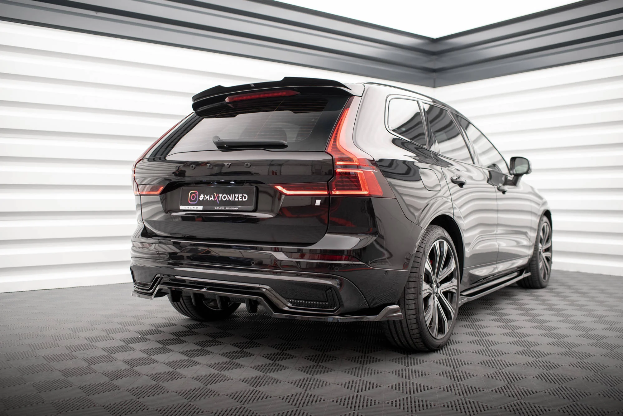 SPOILER CAP VOLVO XC60 MK2 R-DESIGN - Image 8