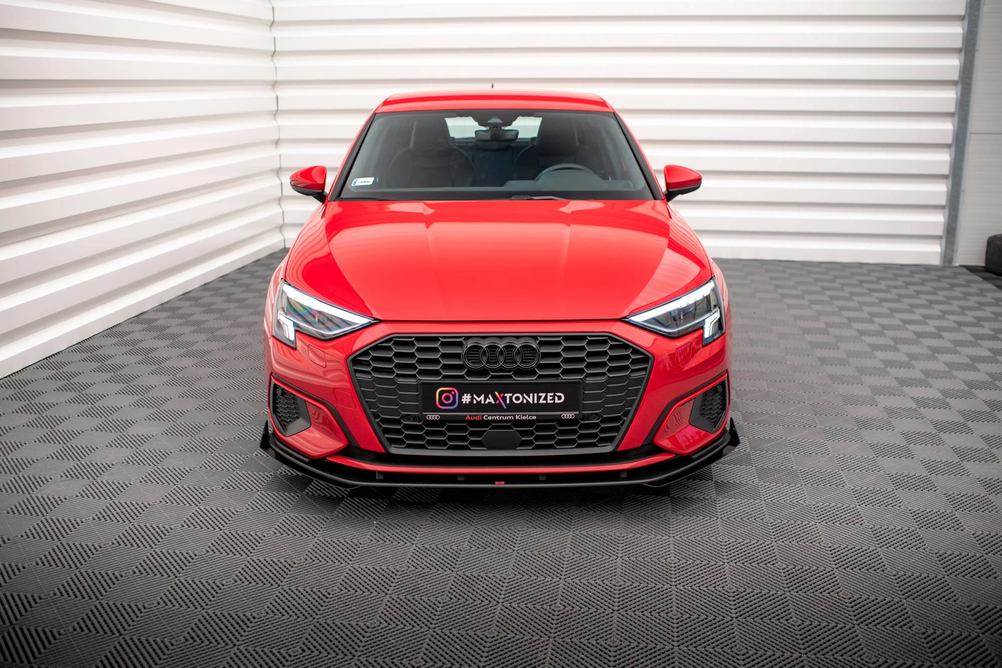 STREET PRO FRONT SPLITTER + FLAPS AUDI A3 8Y - Image 4