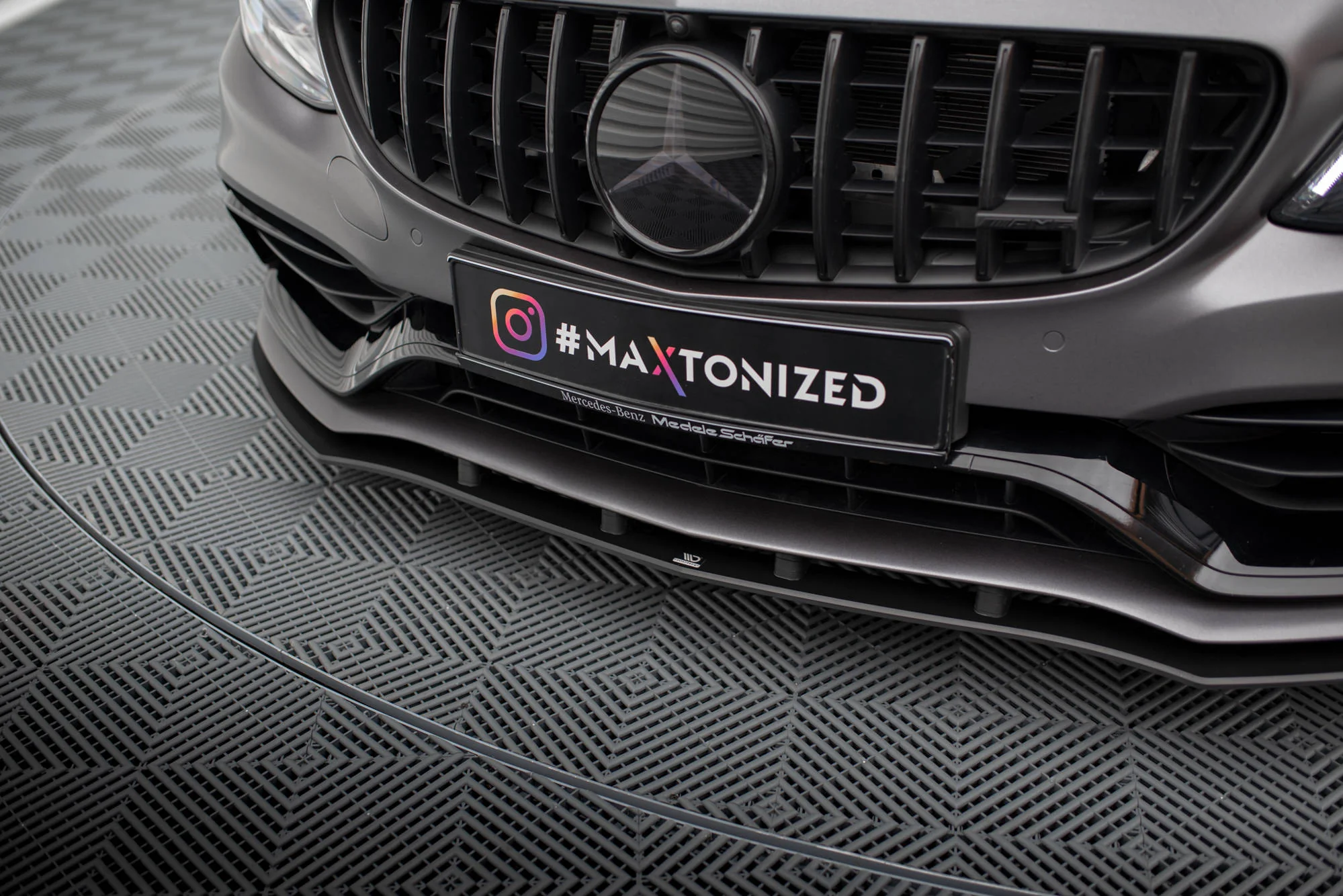 Street Pro Front Splitter Mercedes-AMG C63 Sedan / Estate W205 Facelift - Image 3