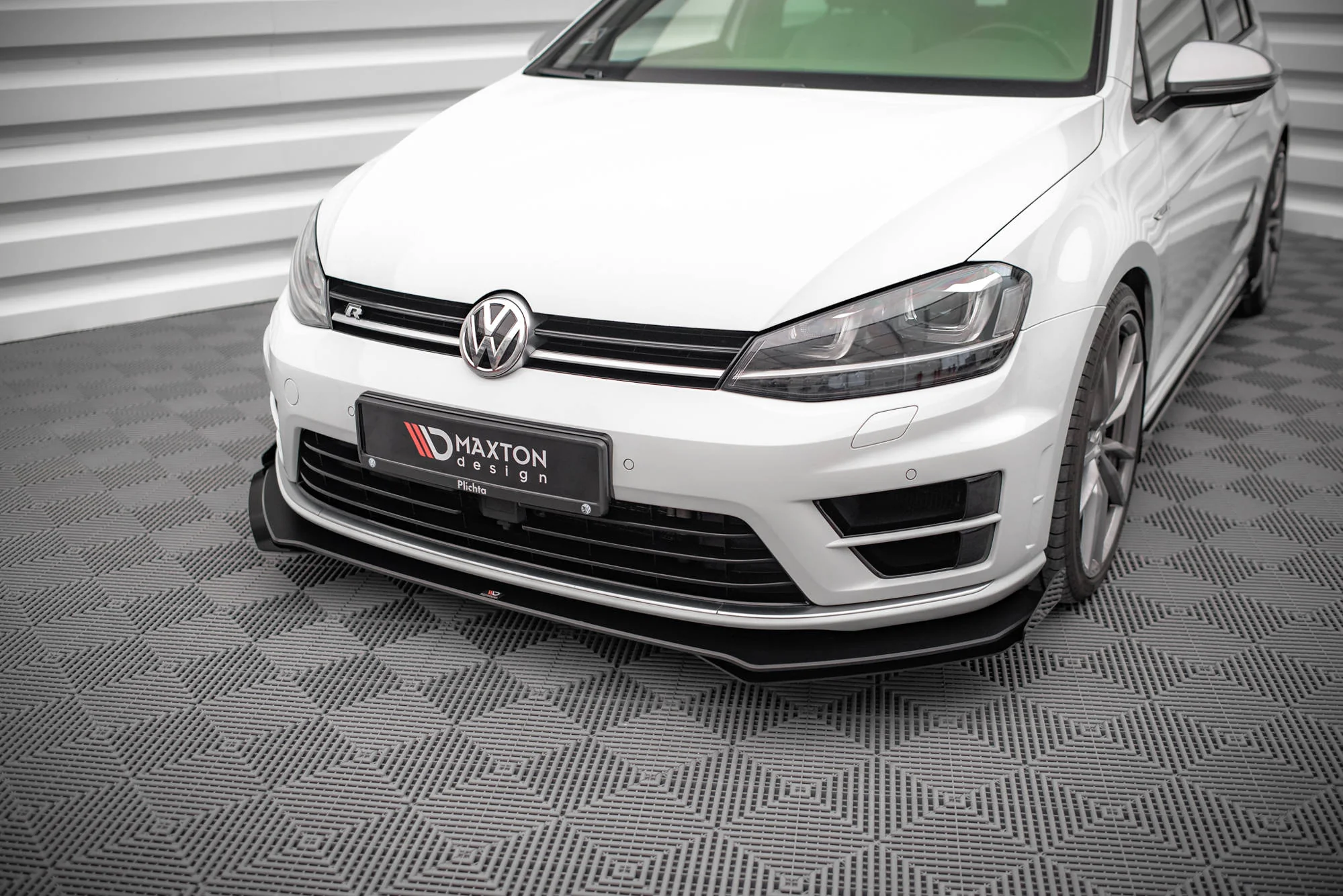 STREET PRO FRONT SPLITTER V.1 + FLAPS VOLKSWAGEN GOLF R MK7 - Image 3