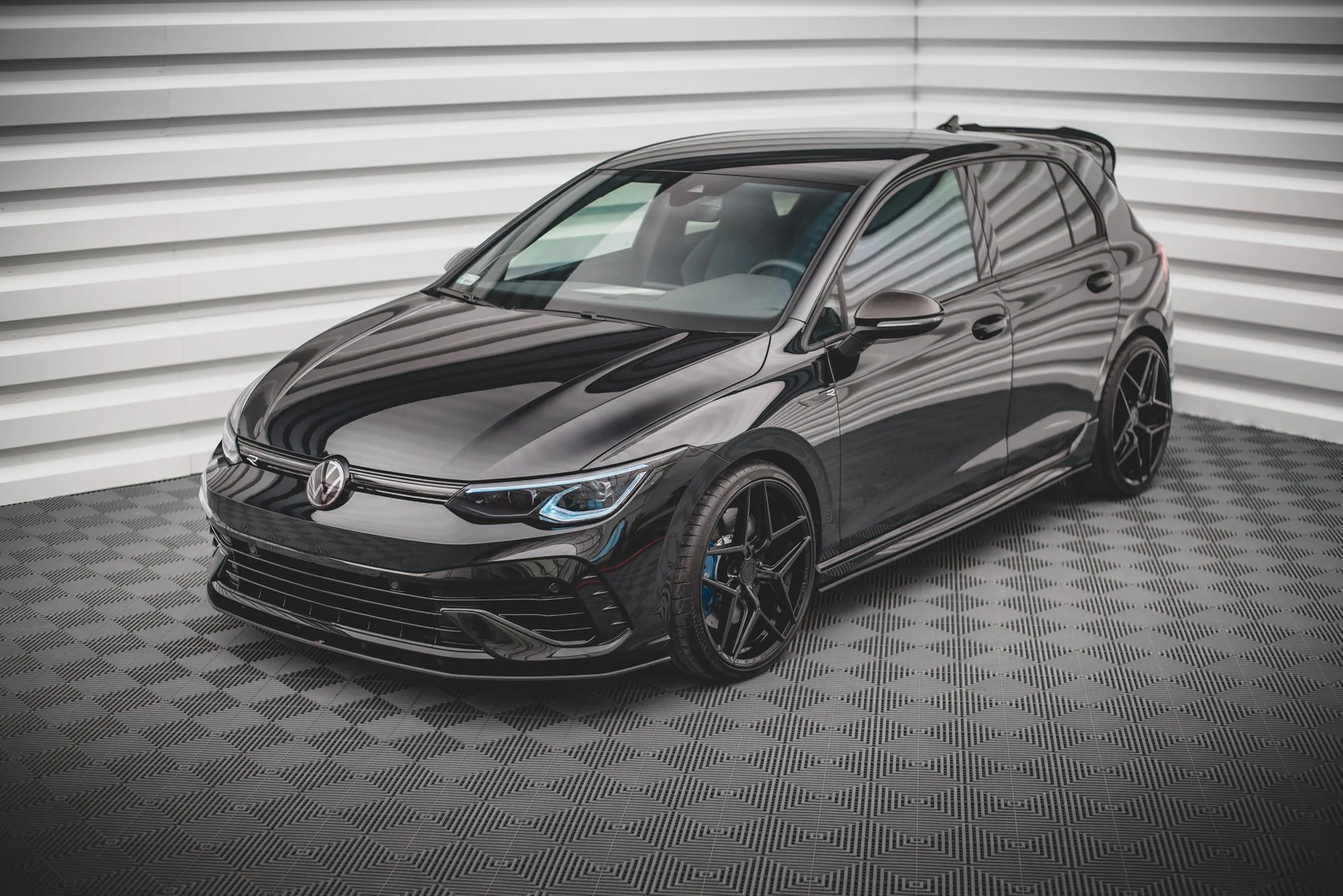 STREET PRO FRONT SPLITTER VOLKSWAGEN GOLF R MK8 - Image 4