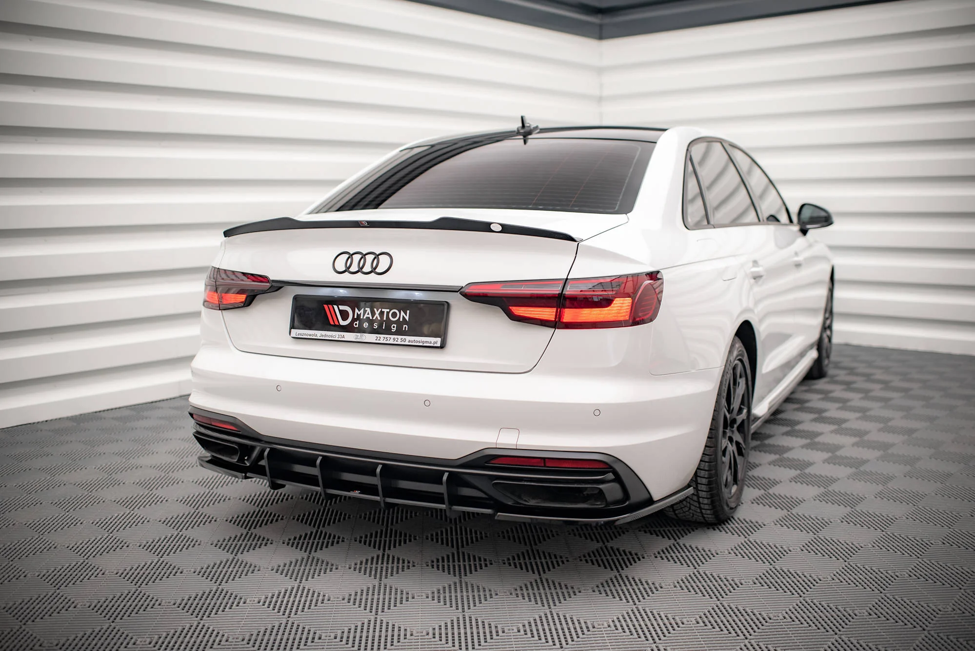 STREET PRO REAR DIFFUSER AUDI A4 B9 FACELIFT - Image 4