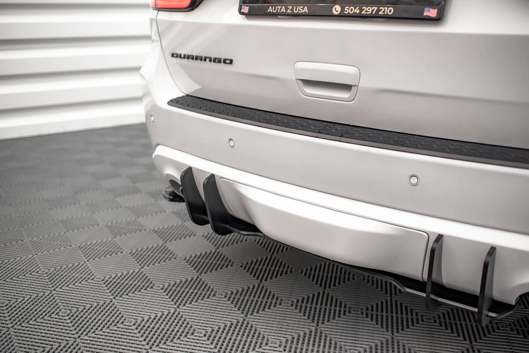 STREET PRO REAR DIFFUSER DODGE DURANGO RT MK3 - Image 4