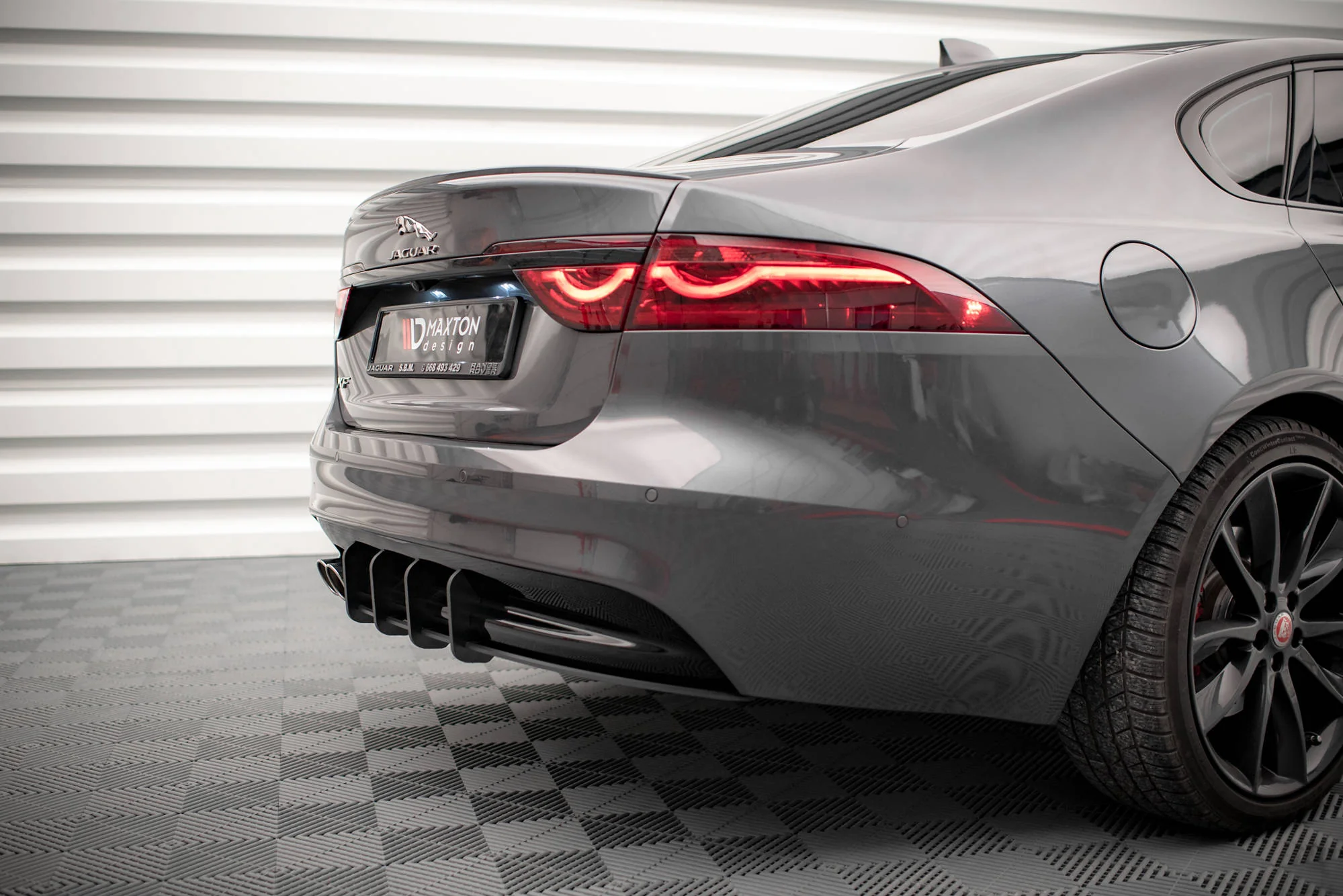 STREET PRO REAR DIFFUSER JAGUAR XF R-SPORT MK2 - Image 4