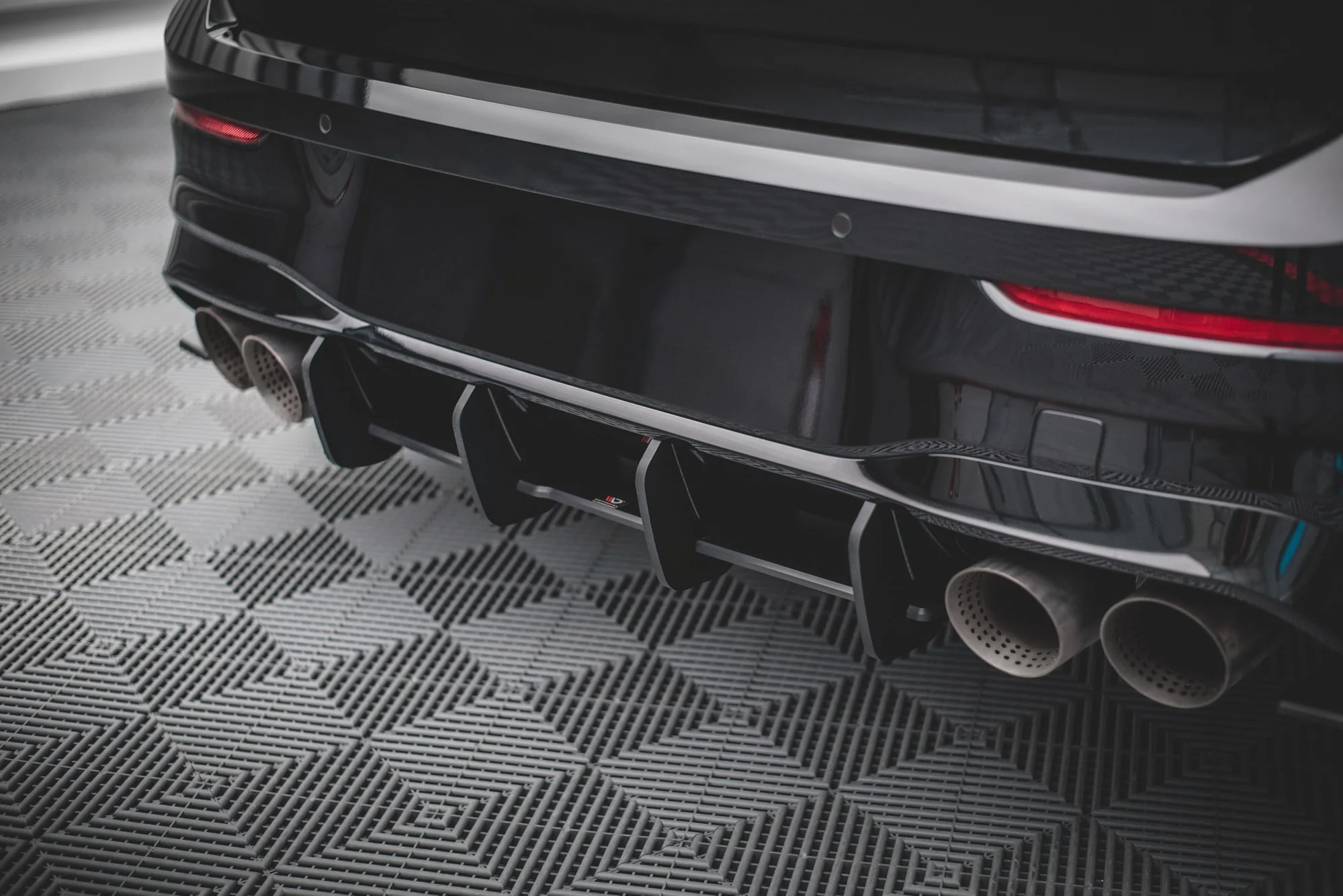 STREET PRO REAR DIFFUSER VOLKSWAGEN GOLF R MK8 - Image 4