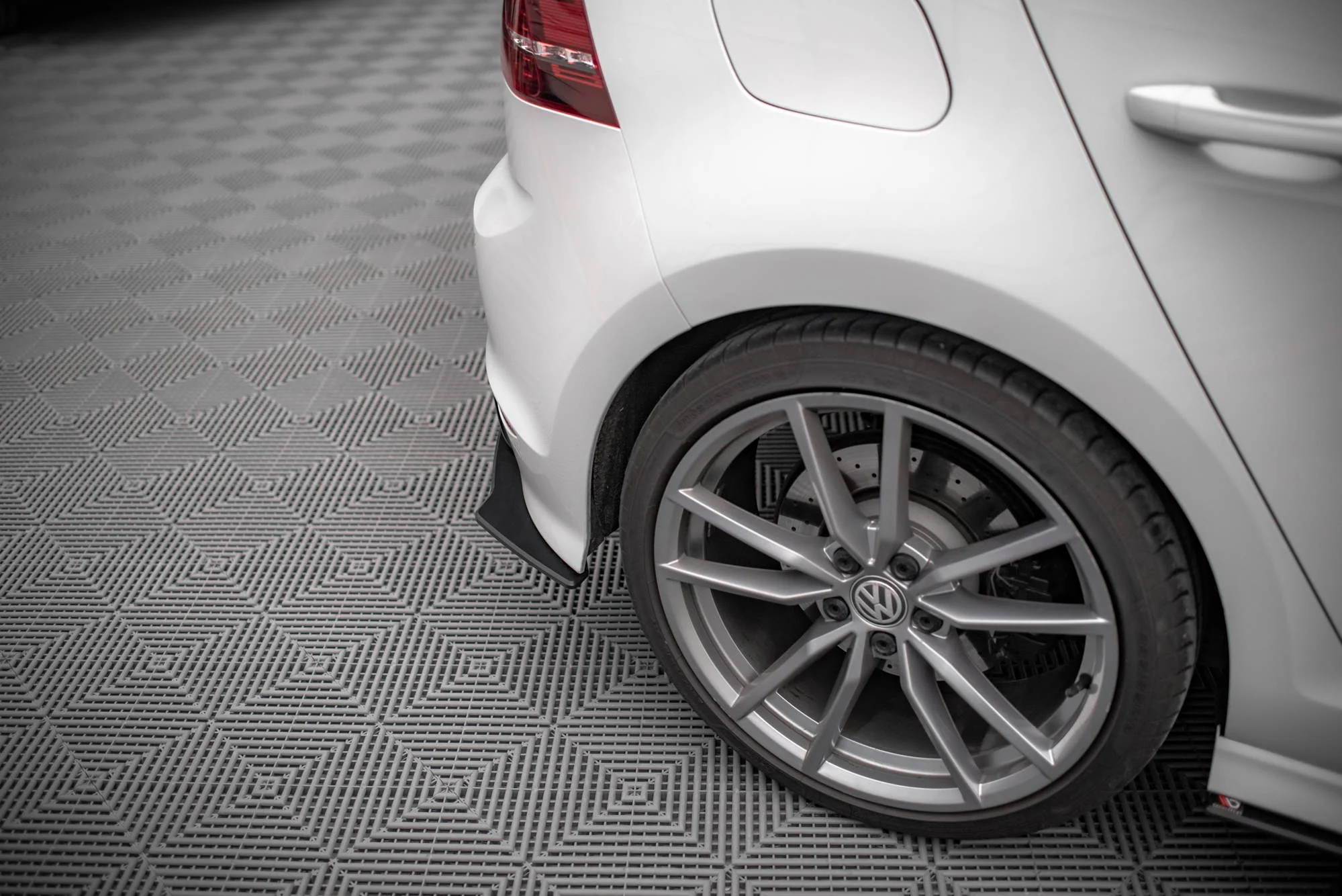 STREET PRO REAR SIDE SPLITTERS VOLKSWAGEN GOLF R MK7 - Image 3