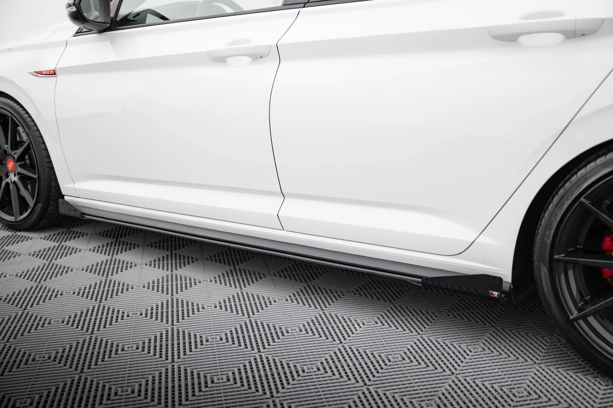 STREET PRO SIDE SKIRTS DIFFUSERS + FLAPS VOLKSWAGEN JETTA GLI MK7 - Image 4