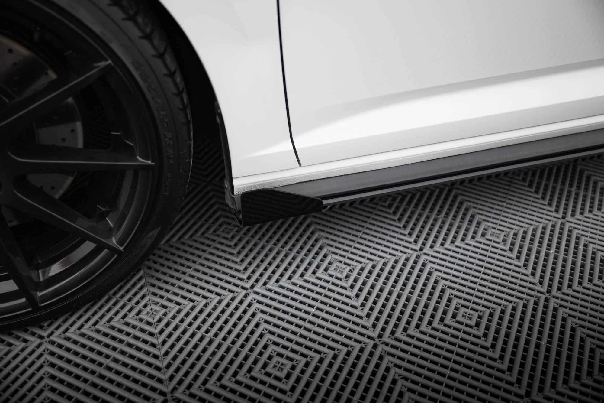 STREET PRO SIDE SKIRTS DIFFUSERS + FLAPS VOLKSWAGEN JETTA GLI MK7 - Image 5