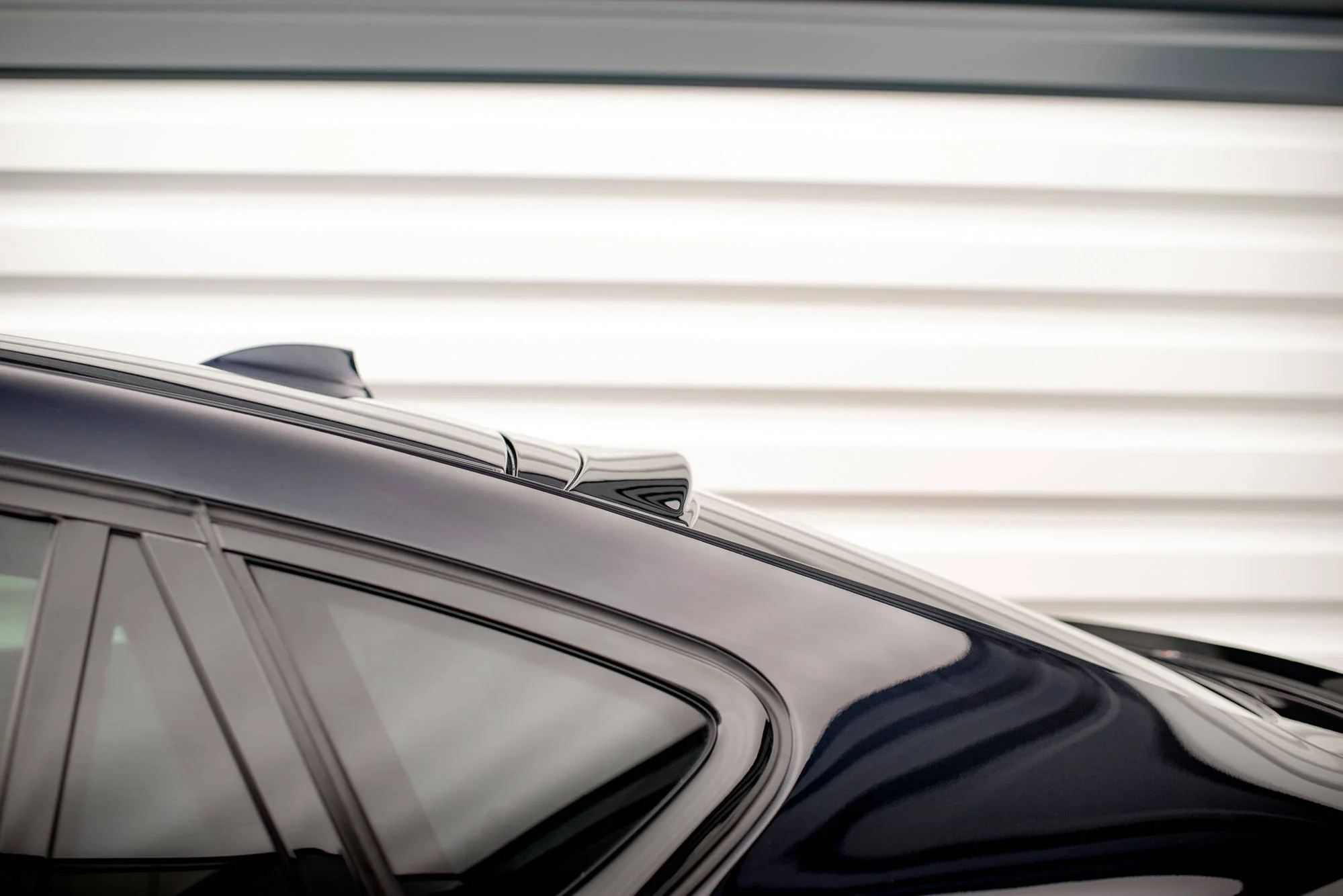REAR WINDOW EXTENSION BMW X6 M-PACK F16 - Image 5